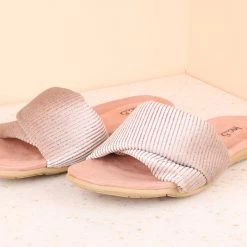 Inc.5 SALE FLAT COMFORT MULES