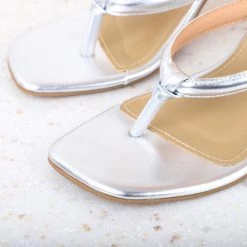 Inc.5 SALE METALLIC BLOCK HEELS-SILVER