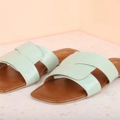 SALE Inc.5 Flat Fashion Sandal For Womens 8 SALE Inc.5 Flat Fashion Sandal For Womens