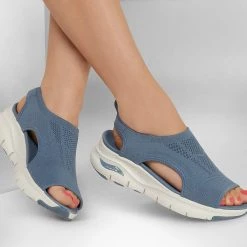 Skechers ARCH FIT-CITY CATCH