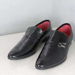 PRIVO By Inc5 MEN BROOCH EMBOSS SLIPPON-BLACK