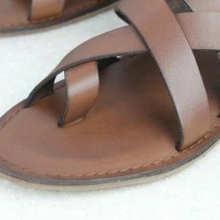 PRIVO By Inc5 CROSSED TOE POST SANDAL-BROWN MEN