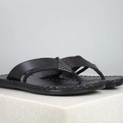 PRIVO By Inc5 EMBOSSED ROPE THONG-BLACK