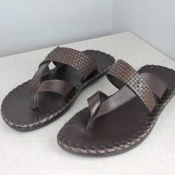 PRIVO By Inc5 EMBOSSED STRAP TOE THONG-BROWN
