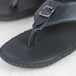 PRIVO By Inc5 FRONT BUCKLE THONG-BLACK