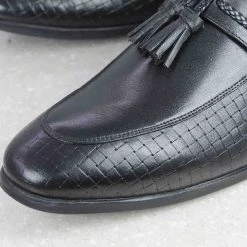 PRIVO By Inc5 INTERLACE EMBOSS TASSEL SLIPON-BLACK