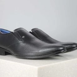 PRIVO By Inc5 MEN BROOCH SLITED SLIPPON-BLACK