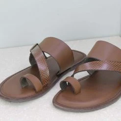 PRIVO By Inc5 FRONT BUCKLE THONG -BROWN