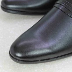 PRIVO By Inc5 BROOCH LEATEHR SLIPPON-BLACK MEN