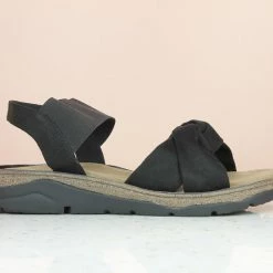 Inc.5 SUEDE COMFORT SANDAL - BLACK SALE