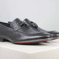 ATESBER By Inc5 INTERLACE TASSEL SLIPPON - BLACK