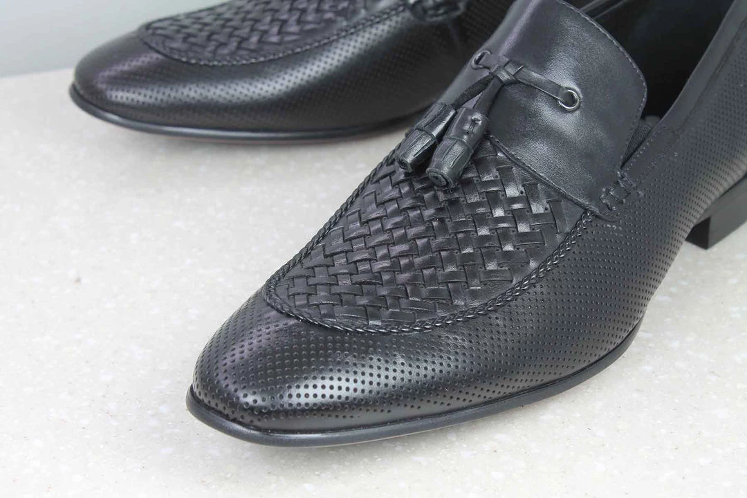 ATESBER By Inc5 INTERLACE TASSEL SLIPPON - BLACK 6 ATESBER By Inc5 INTERLACE TASSEL SLIPPON - BLACK