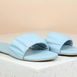 Inc.5 PLEATED FLAT MULES