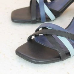 Inc.5 BLOCK HEEL COUNTER SANDAL-BLACK