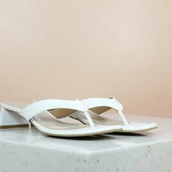 Inc.5 SQUARE HEEL THONG-WHITE SALE