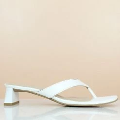 Inc.5 SQUARE HEEL THONG-WHITE SALE