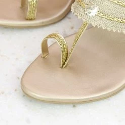 Inc.5 BLOCK HEEL KOLHAPURI-GOLD