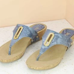 Inc.5 SNAKE PRINT VEDGE HEEL THONG