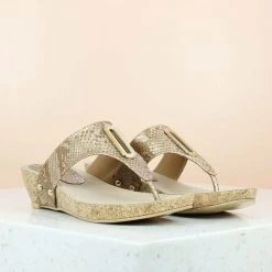 Inc.5 VEDGE HEEL CASUAL THONG-ANT GOLD