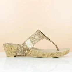 Inc.5 VEDGE HEEL CASUAL THONG-ANT GOLD