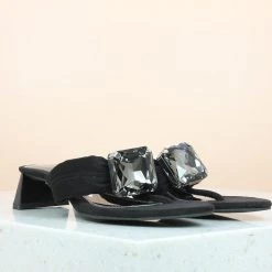 Inc.5 BLOCK HEEL STONE THONG-BLACK SALE