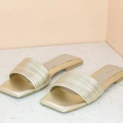 Inc.5 SQUARE SHAPE STRAPY FLAT MULE-LIGHT GOLD