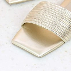 Inc.5 SQUARE SHAPE STRAPY FLAT MULE-LIGHT GOLD