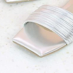 Inc.5 SQUARE SHAPE STRAPY FLAT MULE-SILVER