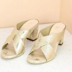 Inc.5 SALE SNAKE PRINT BLOCK HEEL-GOLD