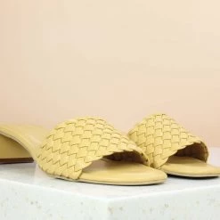 Inc.5 WOVEN MULE - YELLOW