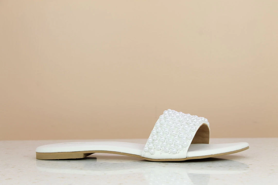 Inc.5 SALE FLAT PEARL MULE - WHITE 5 Inc.5 SALE FLAT PEARL MULE - WHITE