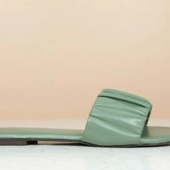 Inc.5 PLEATED FLAT MULES