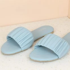 Inc.5 PLEATED FLAT MULES