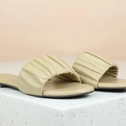 Inc.5 PLEATED FLAT MULES