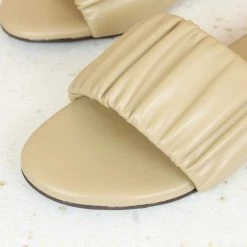 Inc.5 PLEATED FLAT MULES