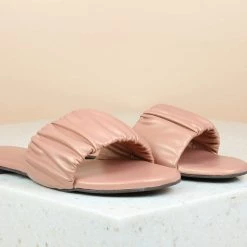 Inc.5 PLEATED FLAT MULES