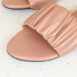 Inc.5 PLEATED FLAT MULES