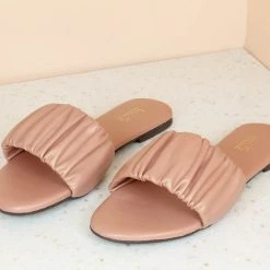 Inc.5 PLEATED FLAT MULES