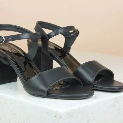 Inc.5 BLOCK HEEL SANDAL