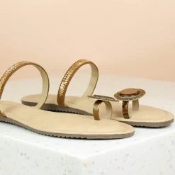 Inc.5 FLAT DIAMOND TOE POST