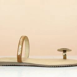 Inc.5 FLAT DIAMOND TOE POST