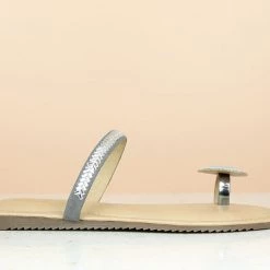 Inc.5 FLAT DIAMOND TOE POST WOMEN