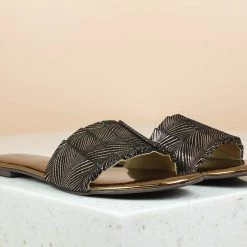 Inc.5 PLEATED FLAT MULES