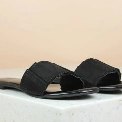 Inc.5 PLEATED FLAT MULES