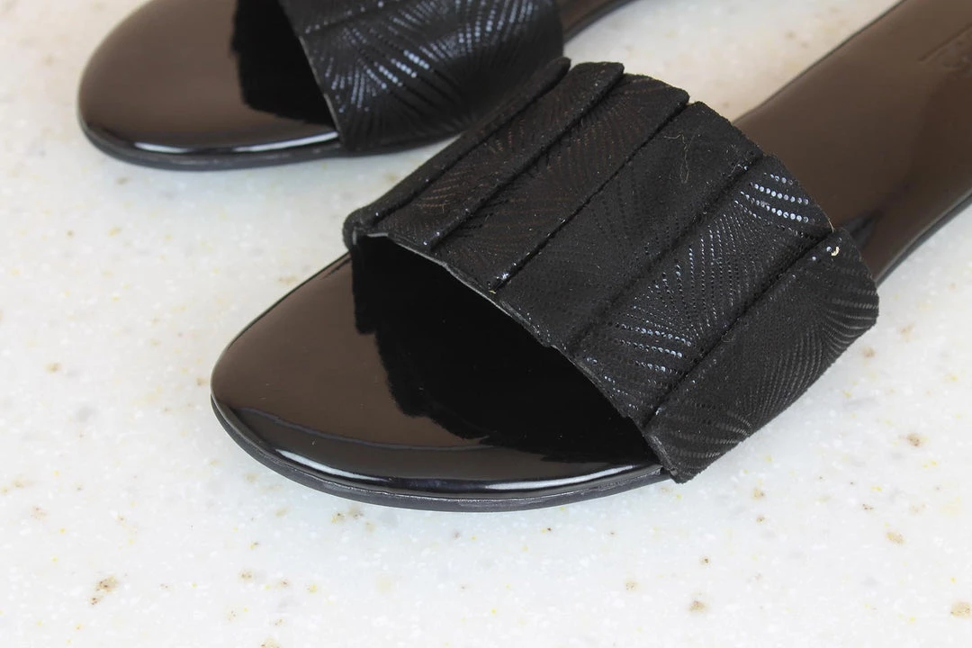 Inc.5 PLEATED FLAT MULES 5 Inc.5 PLEATED FLAT MULES