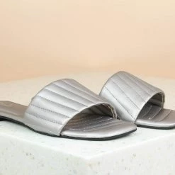 Inc.5 FLAT MULES SALE