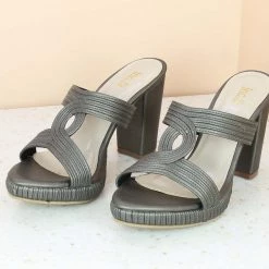 Inc.5 HIGH HEEL MULE-GUN METAL