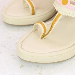 Inc.5 VEDGE HEEL KOLHAPURI - BEIGE SALE