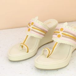 Inc.5 VEDGE HEEL KOLHAPURI - BEIGE SALE