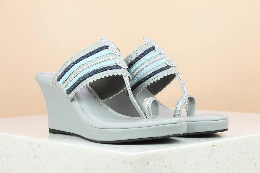 Inc.5 VEDGE HEEL KOLHAPURI - GREY SALE 3 Inc.5 VEDGE HEEL KOLHAPURI - GREY SALE